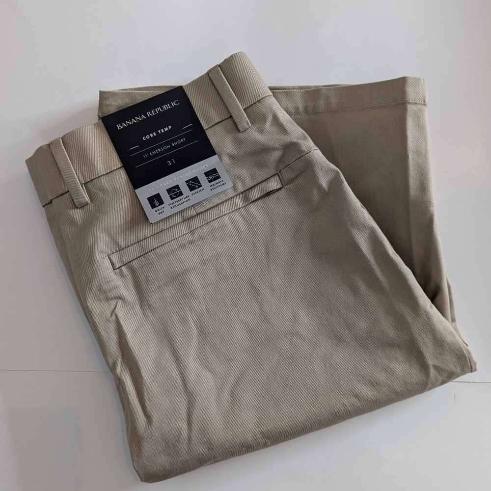 NWT Banana Republic Core Temp Emerson Shorts 11" men's size 31W khaki
